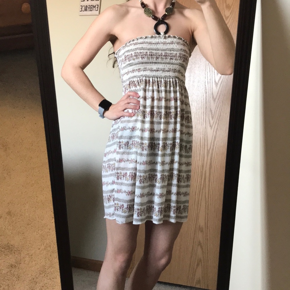🛍NWOT Floral Halter Tie Neck Dress